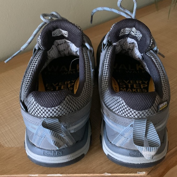 EUC Keen Targhee III Waterproof Hiking Shoes - Picture 2 of 6